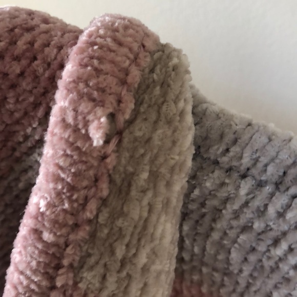 Romeo & Juliet Knit Hooded Sweater - Picture 5 of 5